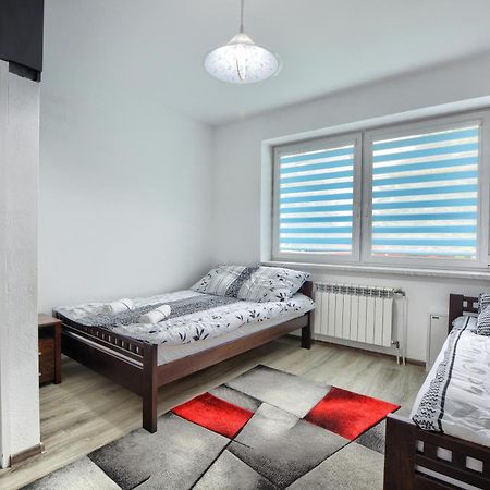 Ceglany Apartament Ustrzyki Dolne Exterior photo